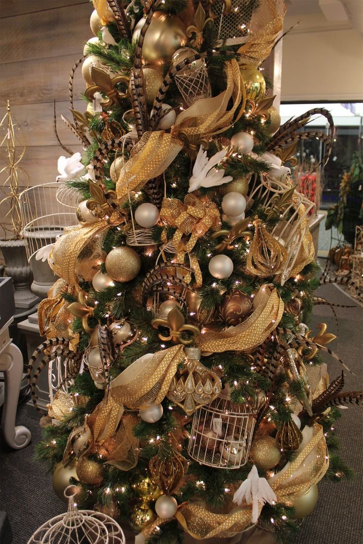 10 Brown Theme Christmas Tree Decorating Ideas