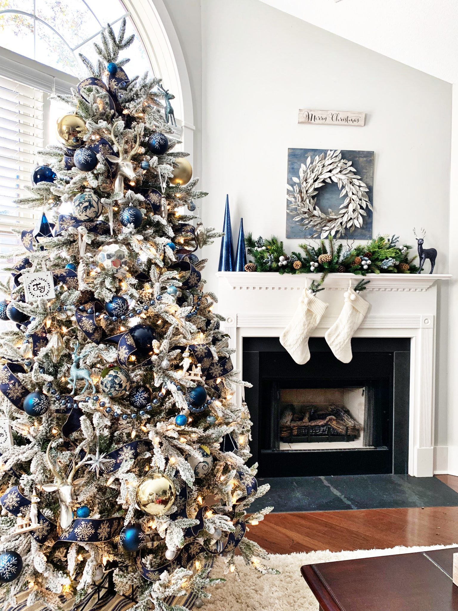 10 Inspiring Blue Silver Christmas Tree Decorating Ideas