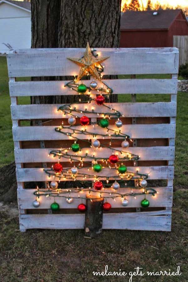 10 Unique Yard Christmas Tree Ideas