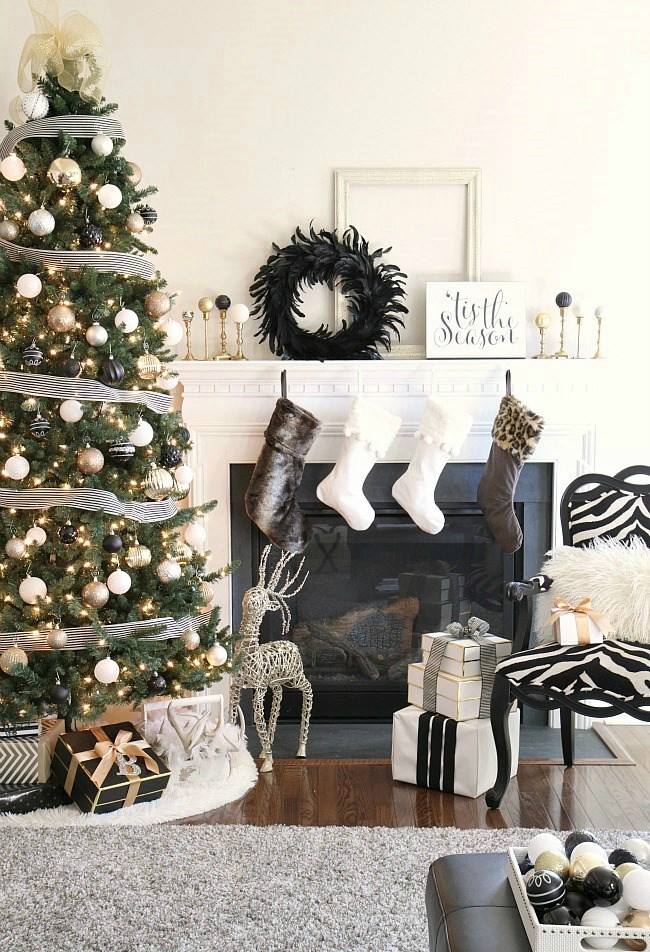 Modern Monochromatic Christmas Tree Decor Ideas