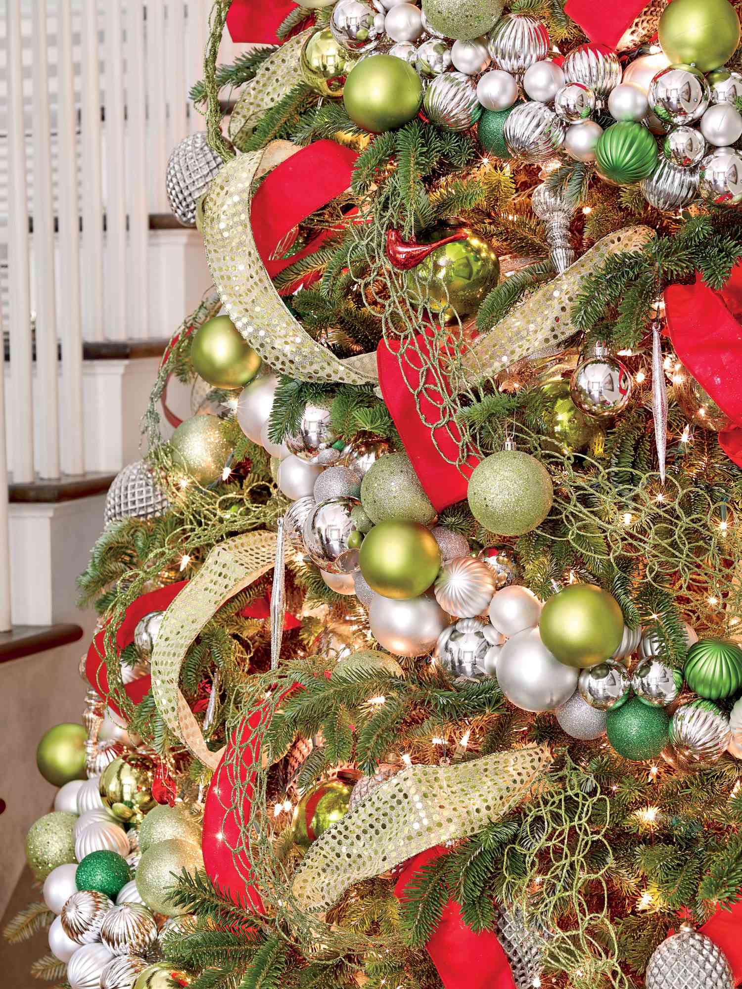 Ribbon Wrap Christmas Tree Decorating Ideas