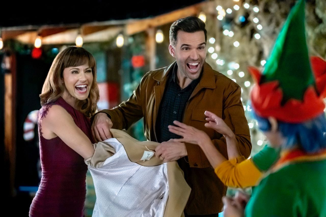 5 Christmas In July Mysteries On Hallmark