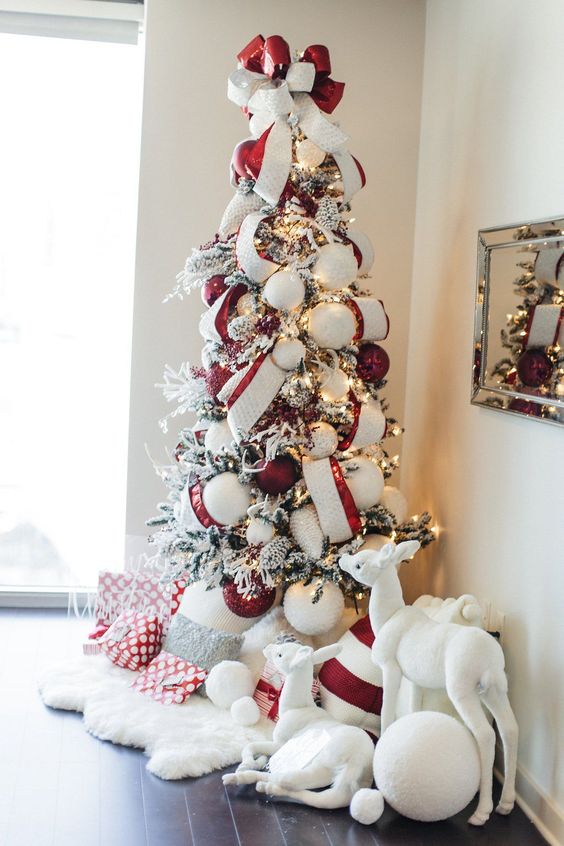 5 Red & White Christmas Tree Lighting Ideas