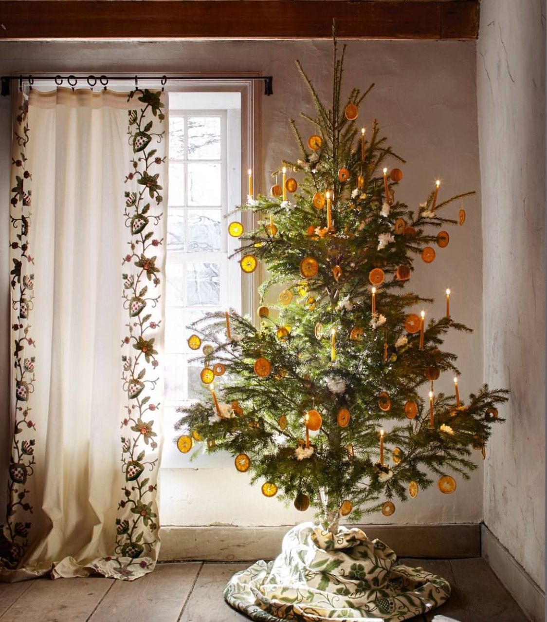 7 Natural Christmas Tree Decoration Ideas