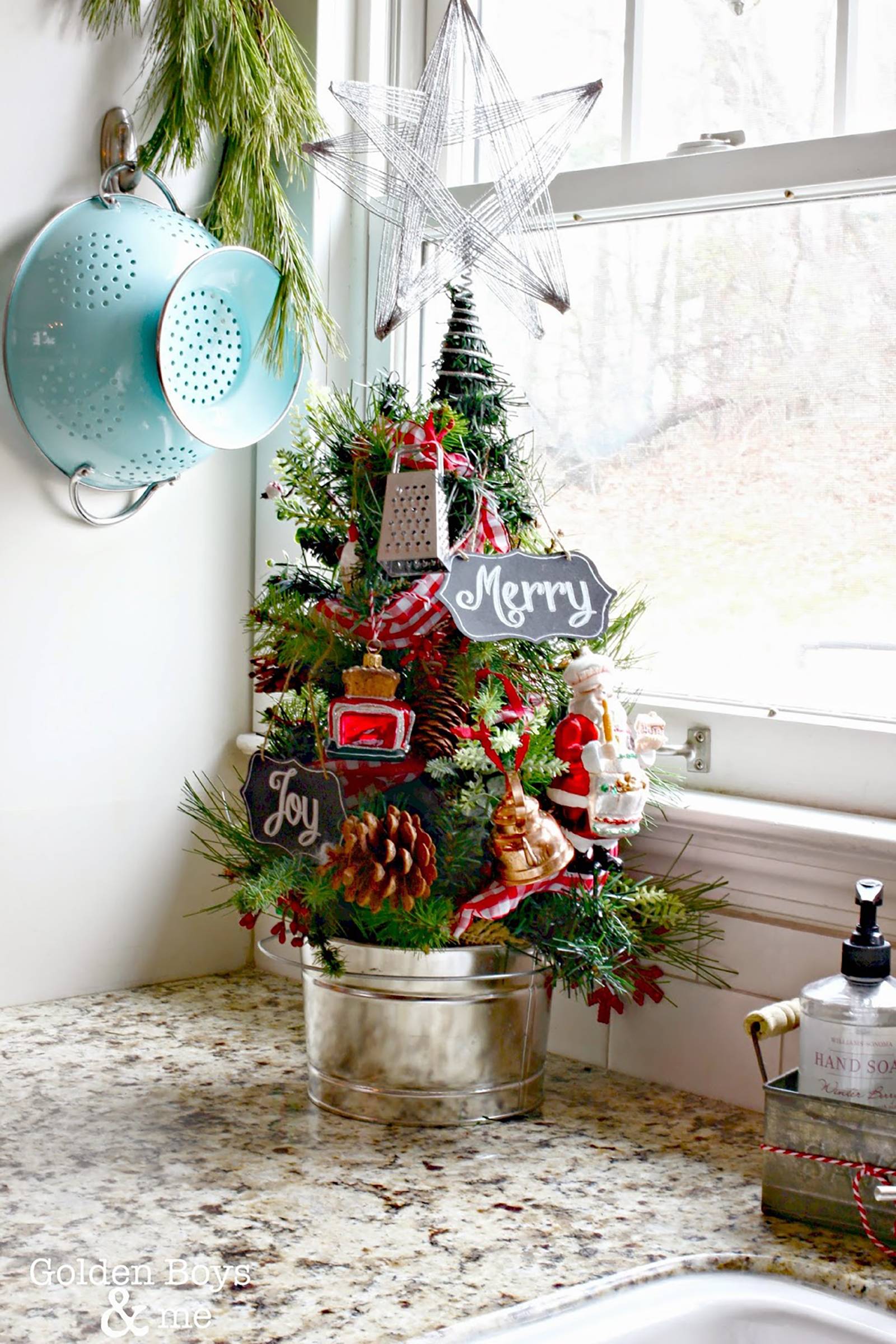 Christmas Tree Decorating Ideas for Small Trees