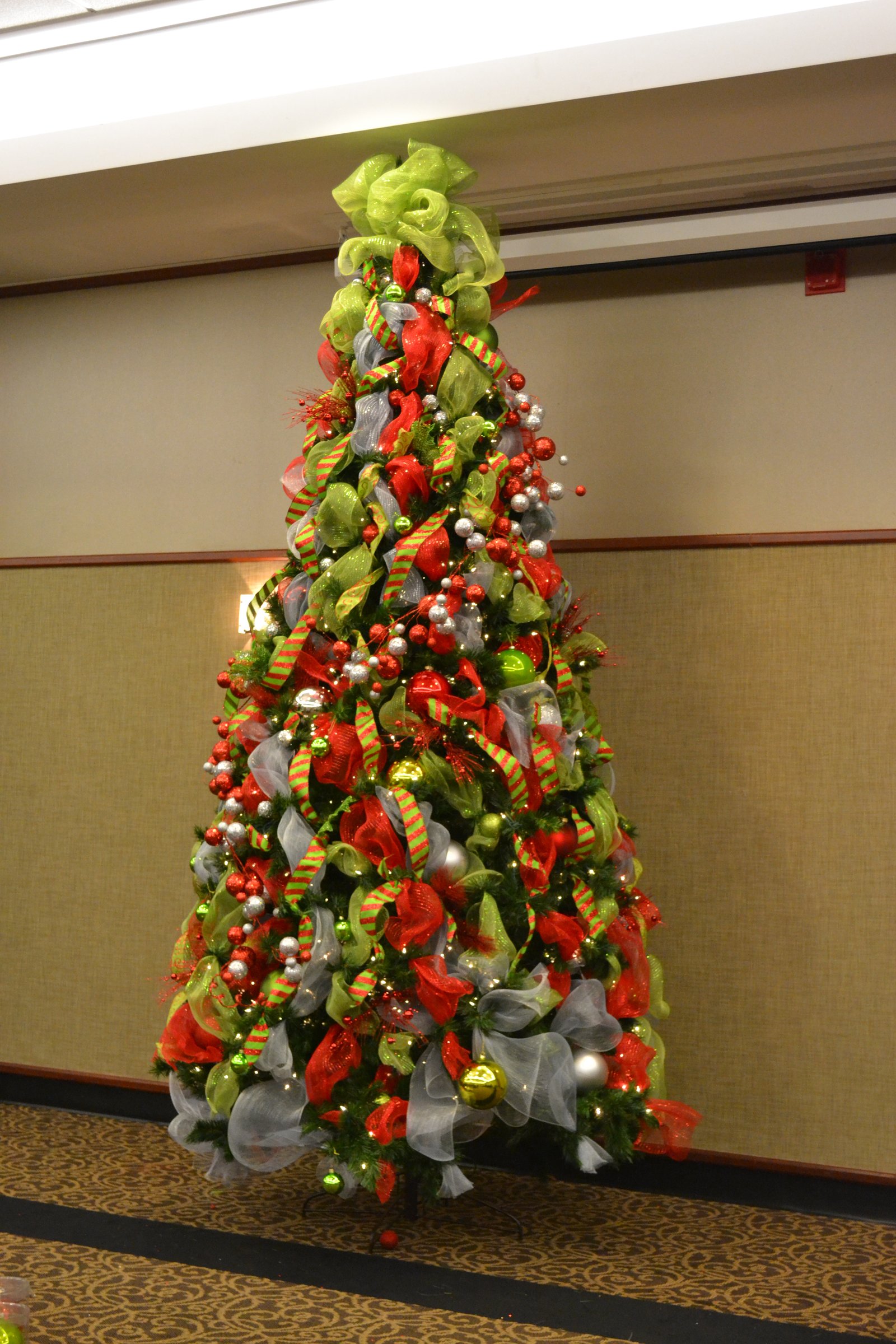 Christmas Tree Ribbon Ideas Colorful