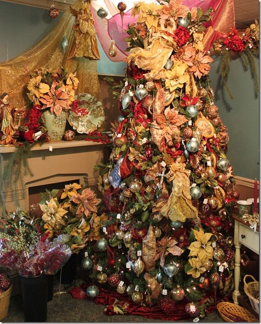 Baroque Christmas Tree Flowers