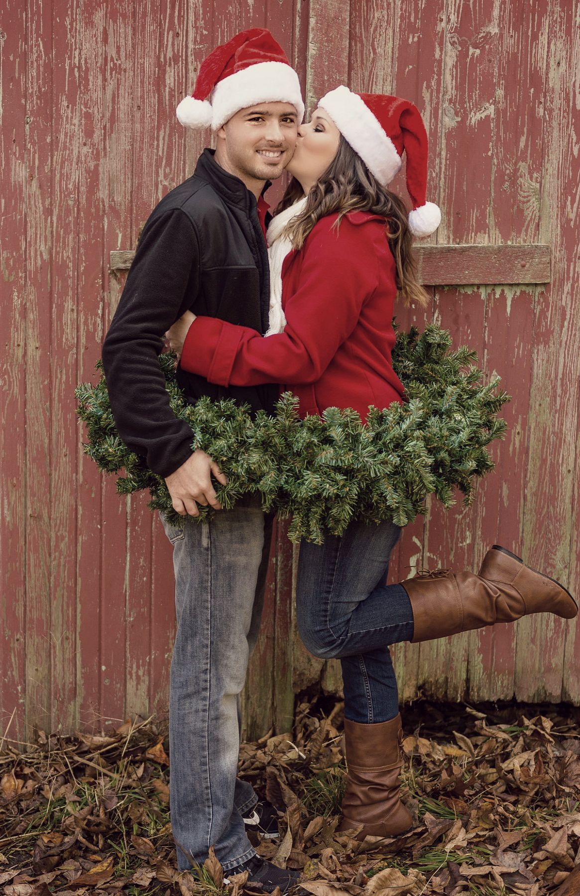 Couples Christmas Holiday Photo Ideas To Cherish