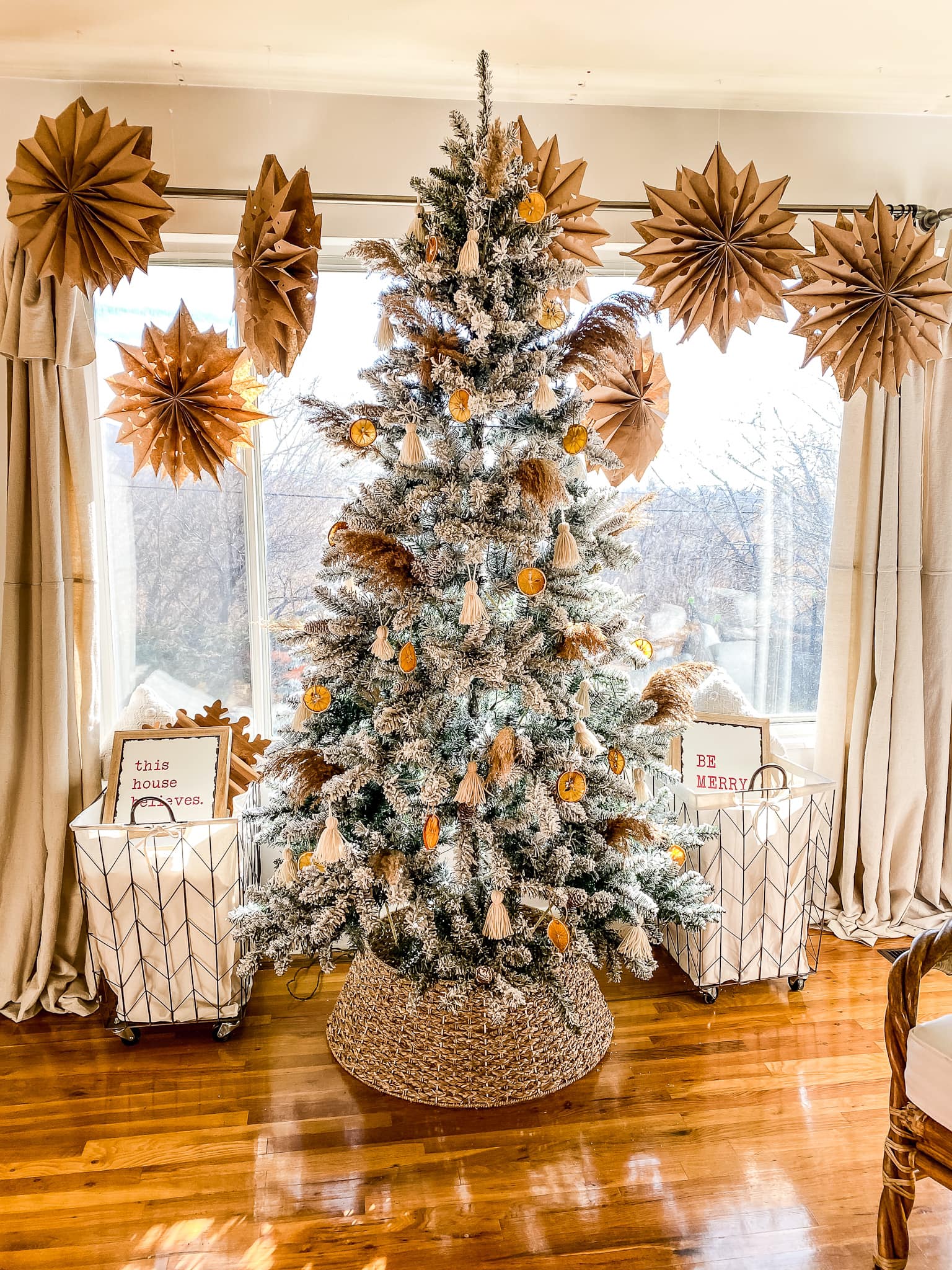 Farmhouse Christmas Tree