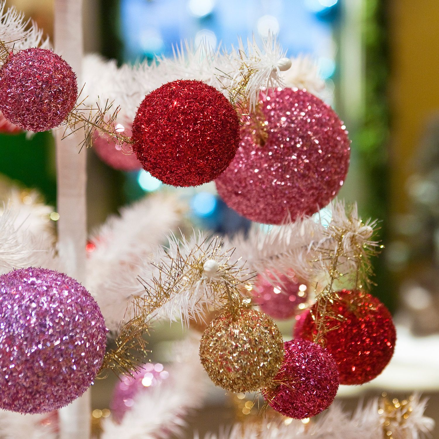 Glittering Garland Christmas Tree