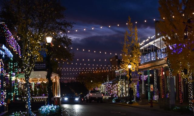 5 Ways To Enjoy Christmas Tree Lighting In Folsom Ca