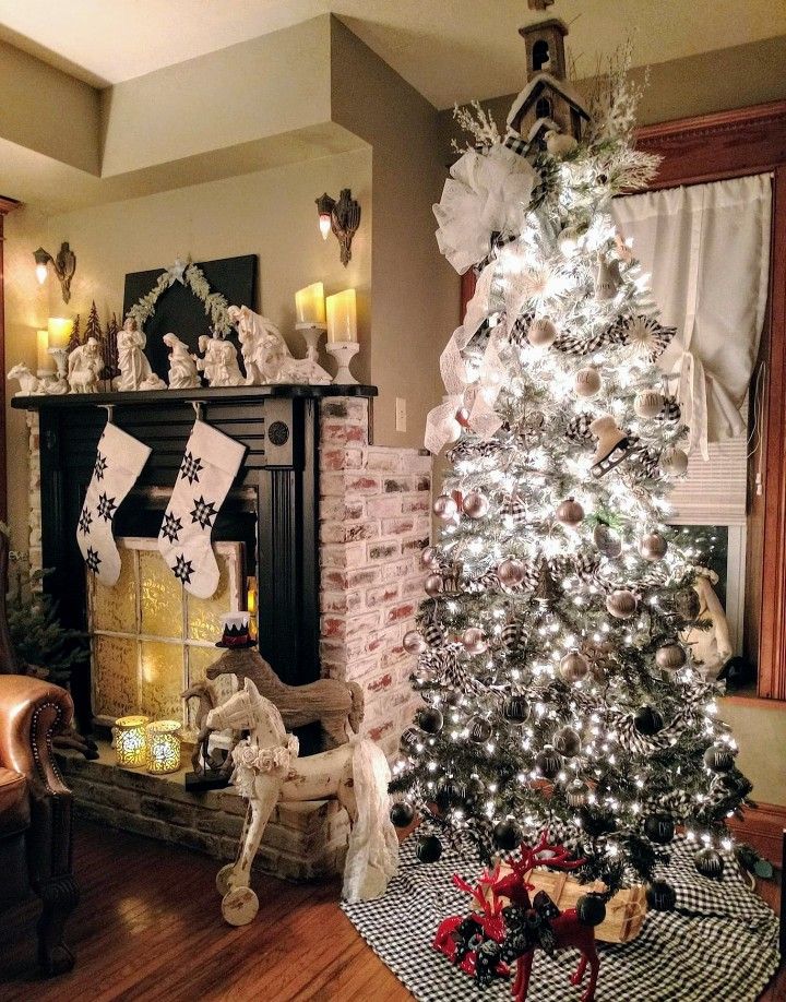 Hombre Christmas Tree Ideas