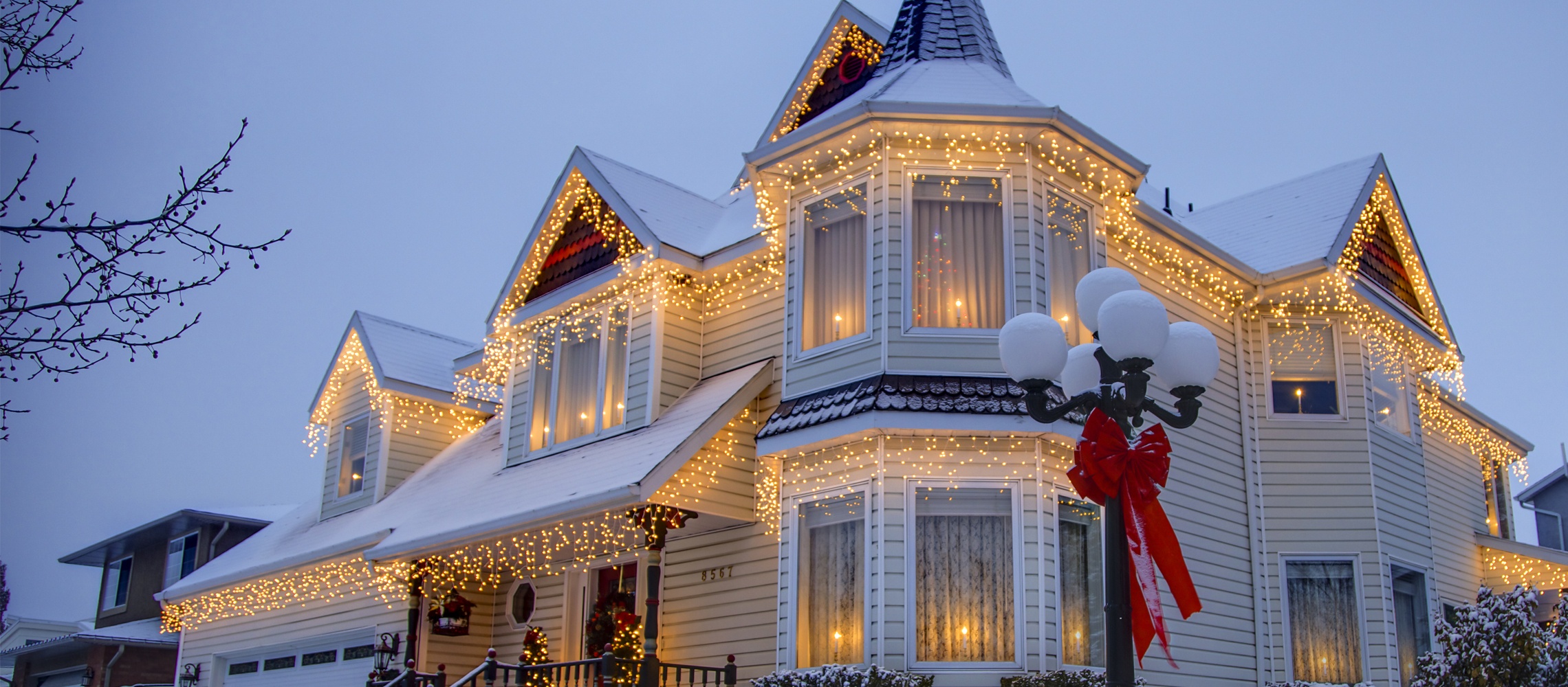 icicle lights roof design