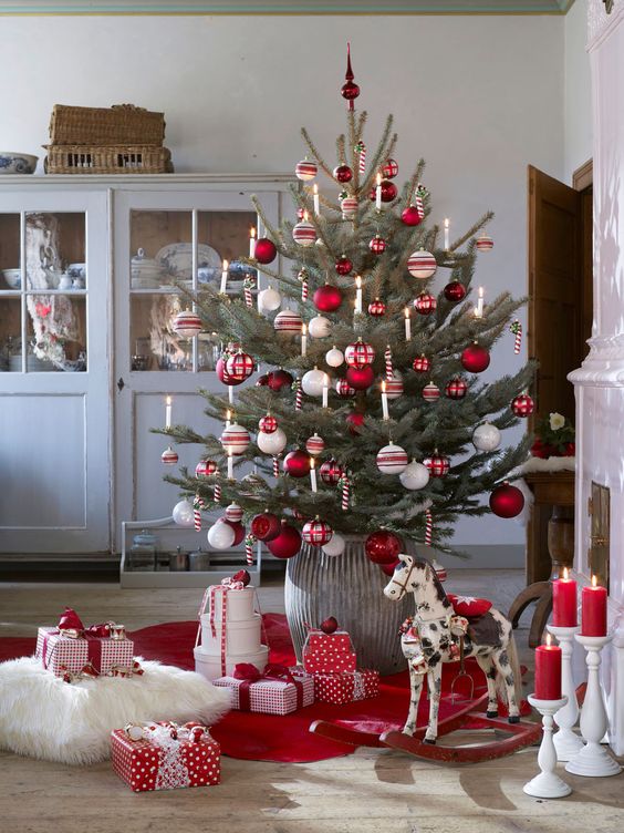 Nordic Red and White Christmas Tree