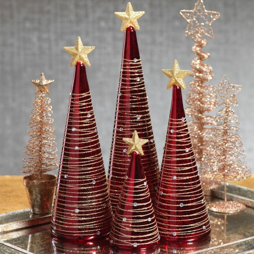 Red and Gold Pinecone Christmas Tree