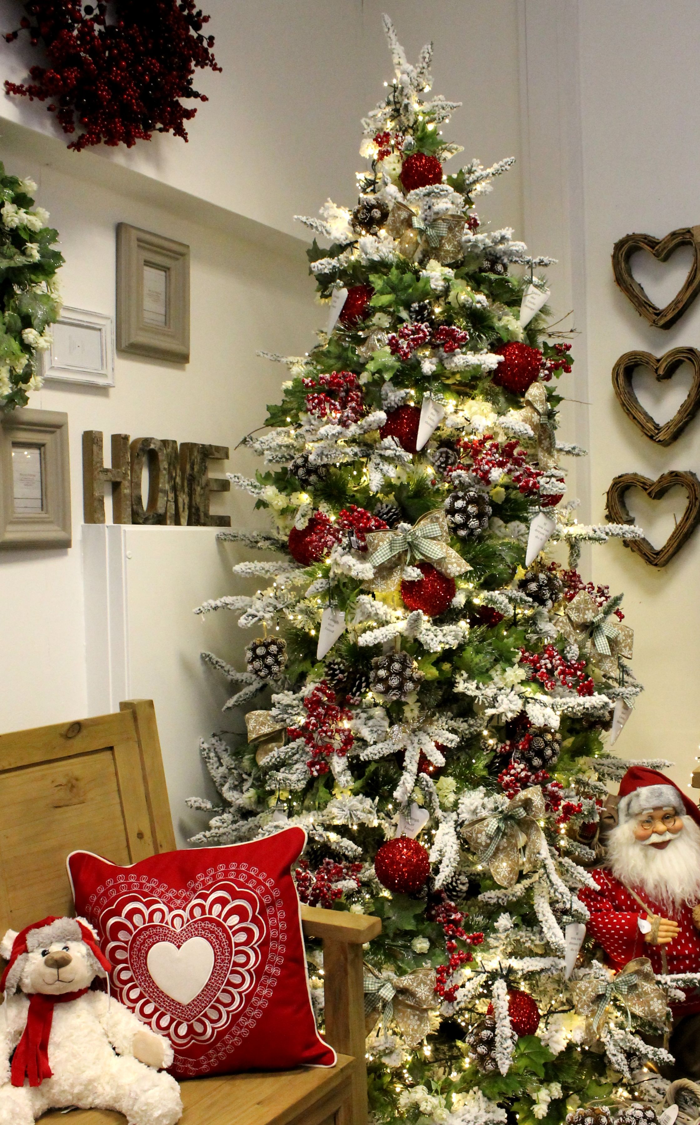 Red and Gold Snowflake Christmas Tree