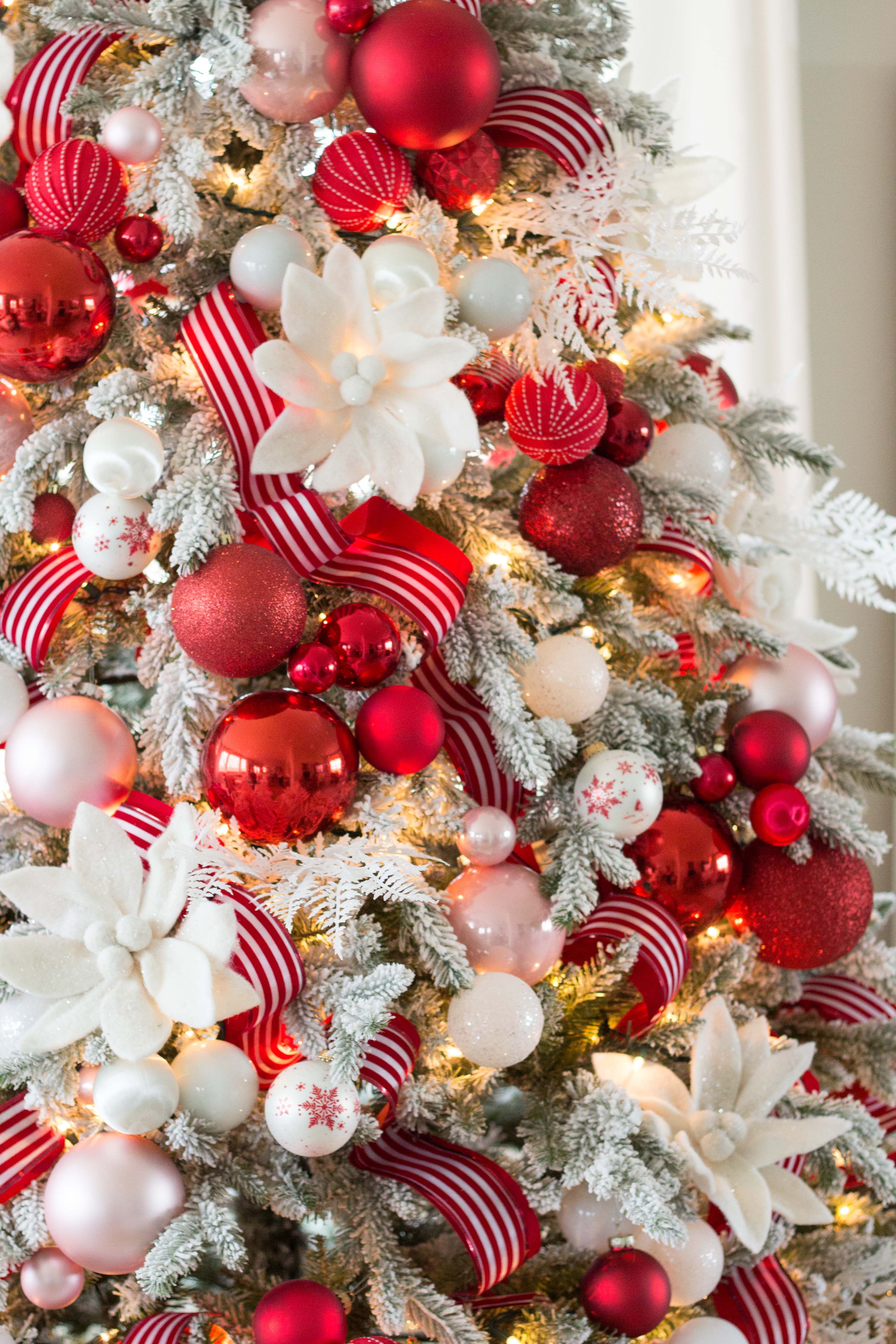 Traditional Red and White Christmas Tree