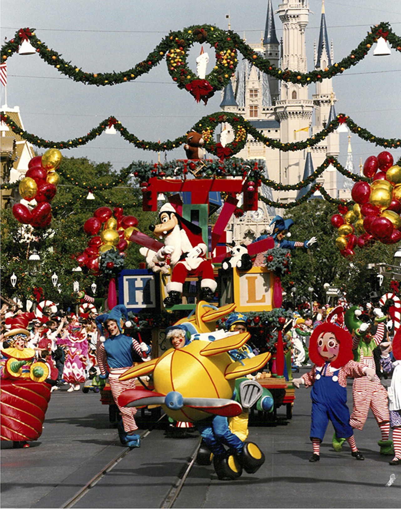 8 Magical Ways To Experience Very Merry Christmas Disney 2024