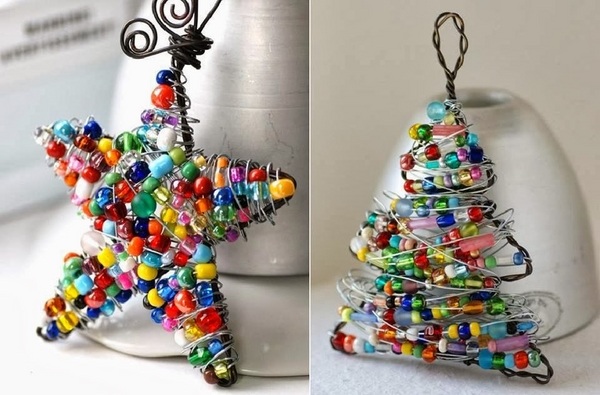 Wire Christmas Tree with Themed Decorations