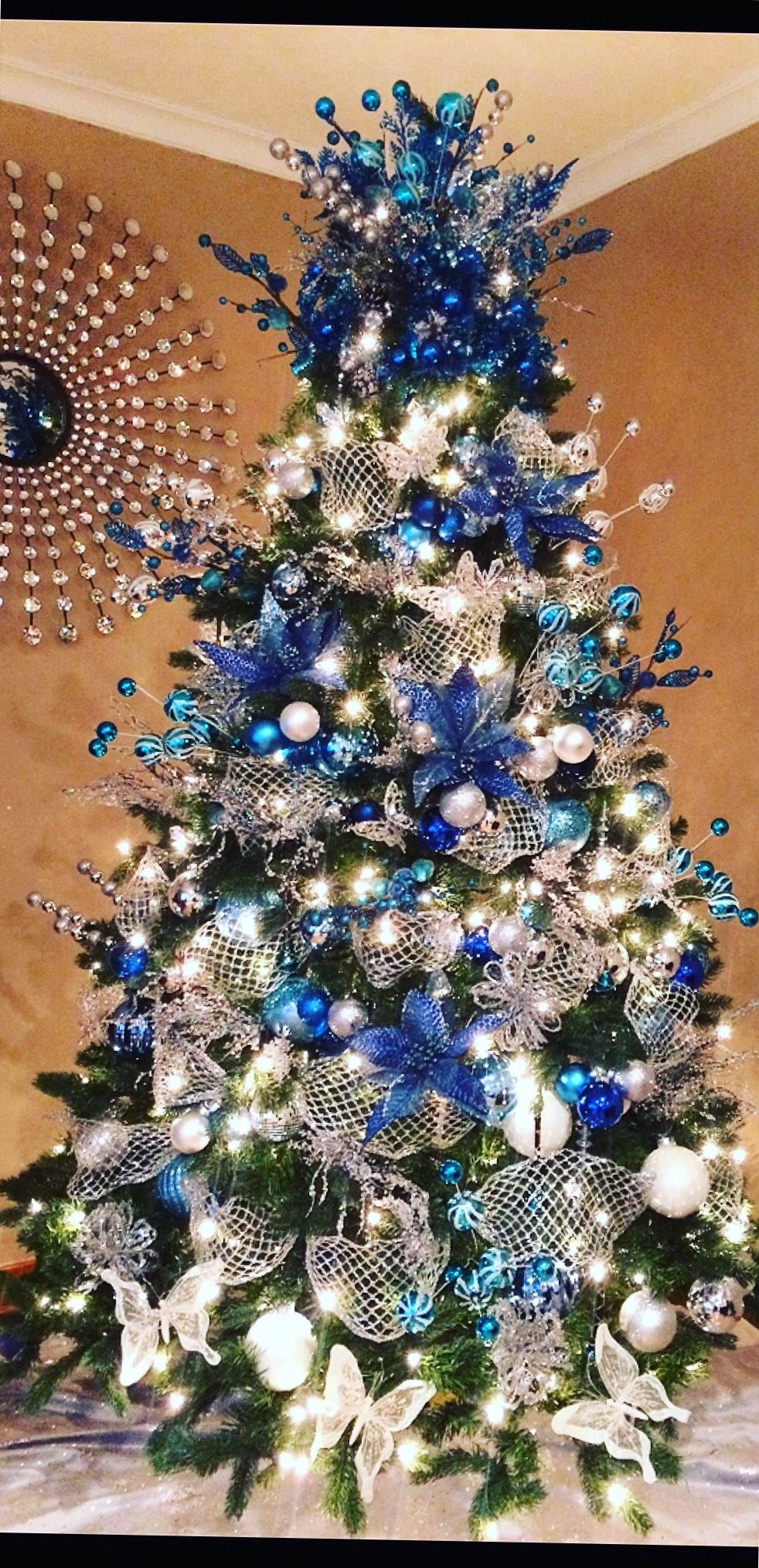 Blue and Silver Christmas Tree Decorating Ideas